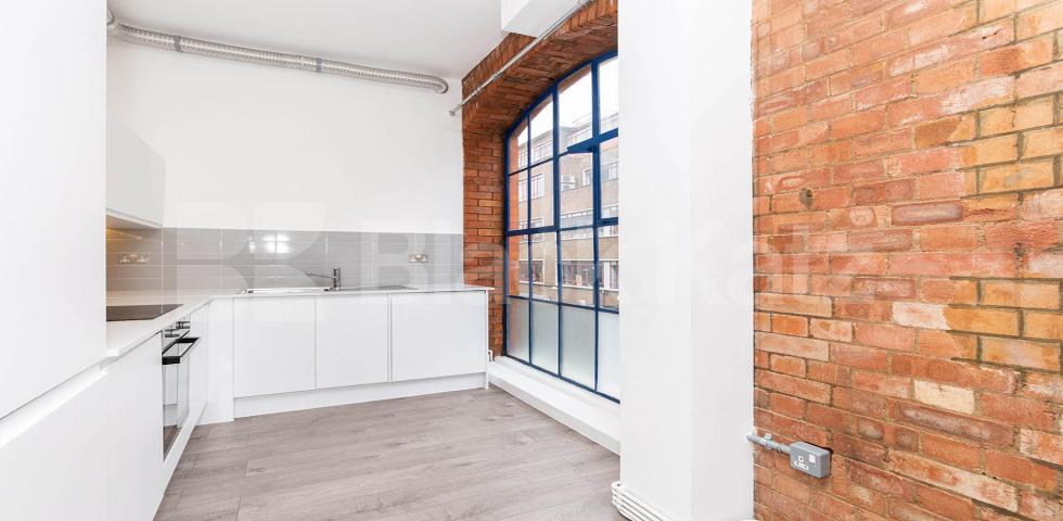 			NEW REBURBISHMENT, 2 Bedroom, 1 bath, 1 reception Flat			 Dove Road, ISLINGTON-CANONBURY